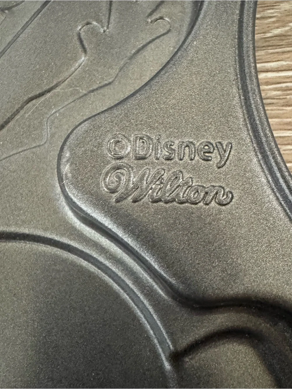 Wilton Disney Frozen Olaf Snowman Giant Cookie Pan Mold 12” x 8.5”